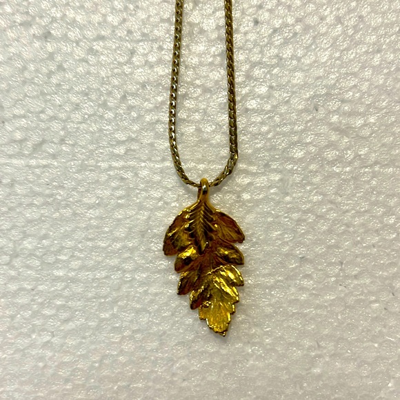 70s Hawaiian Maile Leaf 24K gold dipped pendant with necklace - Picture 1 of 7